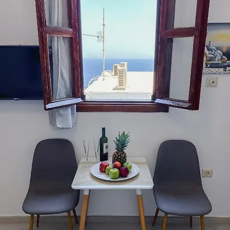 Gregory's Studio With Sea View